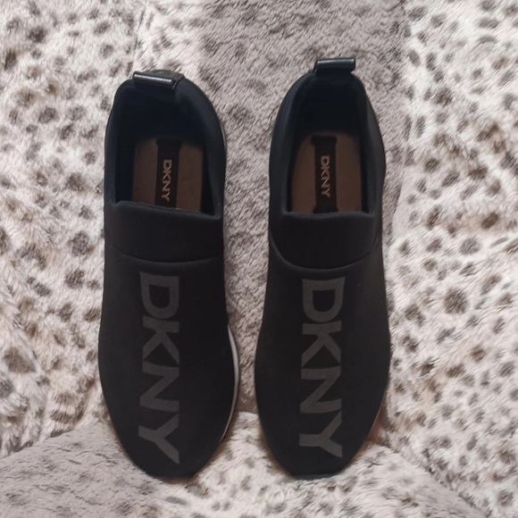 DKNY Black Slip-On Sneakers Like New - Picture 6 of 10